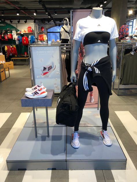 Adidas Display, Visual Merchandising Fashion, Mannequin Display, Fashion Displays, Retail Store Design, Adidas Fashion, Merchandising Displays, Visual Display, Stockholm Fashion