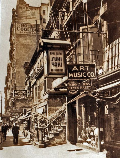 47th Street, north side, west from Sixth Ave., 1936. P.L. Sperr via NYPL. This is the city I remember and love. Chicago Musical, Street Pics, Nyc History, Vintage Nyc, Photo Arts, Building Photography, New York Art, Vintage New York, Dream City