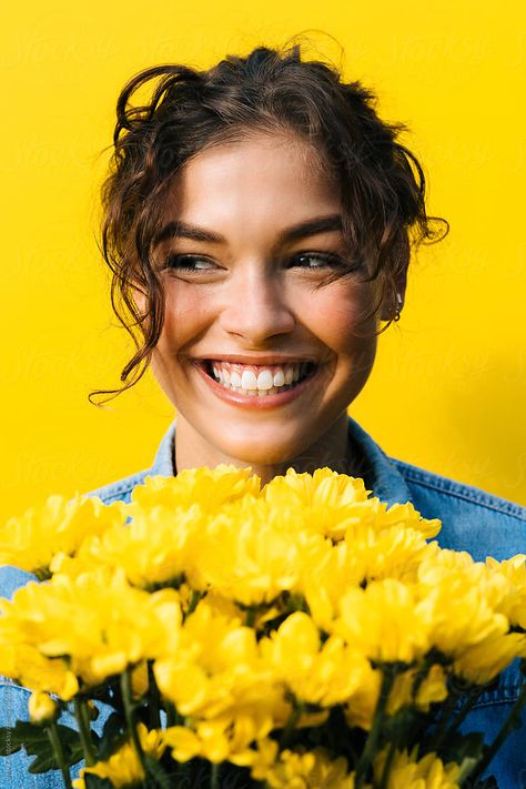 Colorful Headshots, Fun Headshots, Headshots Ideas, 1st Photoshoot, Chrysanthemum Bouquet, Headshot Ideas, Yellow Chrysanthemum, Smiling Woman, Perfect Teeth