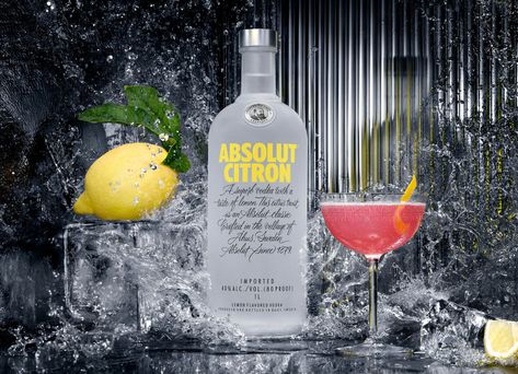 Absolut Vodka Recipes, Raspberry Martini Recipe, Flavored Vodka Drinks, Vodka Gummy Bears, How To Make Vodka, Vodka Sour, Absolut Citron, Spritzer Recipes, Vodka Recipes