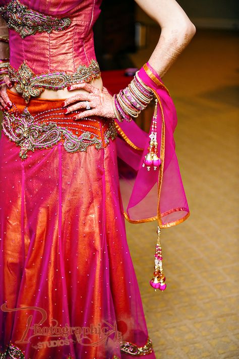 Bridal dress Magenta Outfit, Patiyala Dress, Indian Wedding Bride, Indian Colours, Bollywood Wedding, Ghagra Choli, Indian Couture, Indian Weddings, Indian Attire