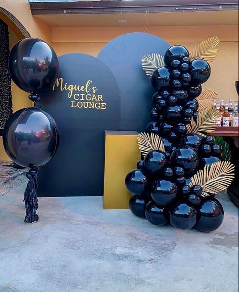 Artist Birthday Party, Artist Birthday, Balloon Artist, Birthday Party Theme Decorations, Birthday Balloon Decorations, בר מצווה, Black Balloons, Balloon Backdrop, 40th Birthday Parties