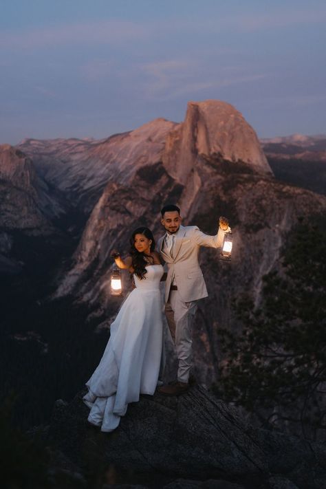 Create your dream wedding in Yosemite’s awe-inspiring scenery. The ultimate Yosemite elopement inspiration, featuring yosemite wedding venues, yosemite national park wedding dress ideas, yosemite engagement photo spots, and intimate wedding planning tips. Plan your adventure at sherylannephoto.com! Weddings In Zion National Park, Evergreen Lodge Yosemite Wedding, Yosemite Elopement Photography, Yosemite Wedding Venues, Park Wedding Ideas, Yosemite Engagement, Tahoe Elopement, Park Wedding Photos, Elopement Ideas Destination