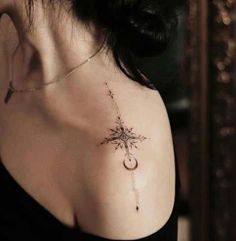 Small Shoulder Tattoos, Neck Tattoos Women, Flower Tattoo Shoulder, Spine Tattoos For Women, Shoulder Tattoos For Women, Minimalist Tattoos, Subtle Tattoos, Spine Tattoos, Elegant Tattoos