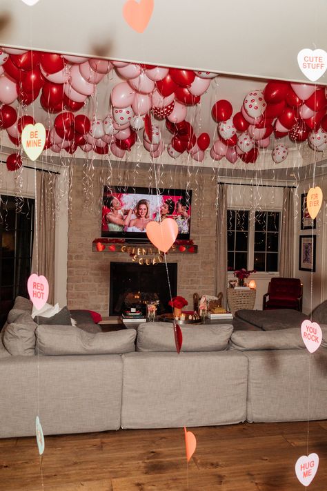 Romcom Birthday Party, Romcom Party Theme, Girls Night Movies, Speakeasy Party, Balloon Ceiling, Planning Board, Galentines Party, Balloon Installation, Balloon Shop