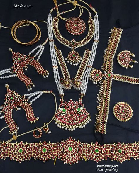 Bharatnatyam Jewellery Set, Bharathanatyam Jewellery Set, Bharatnatyam Jewellery, Arangetram Decor, Bharatnatyam Dance, Saree Bride, Classical Aesthetic, Dance Ornaments, South Indian Bridal Jewellery