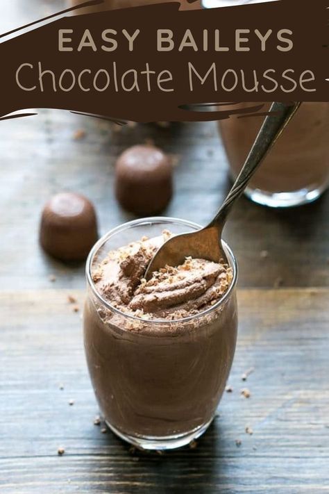 Easy Baileys Chocolate Mousse, Desserts Made With Bailey's Irish Cream, Baileys Mousse Recipes, Baileys Chocolate Liquor, Baileys Chocolate Mousse, Baileys Deserts Recipes, Baileys Mousse, Baileys Coffee Recipes, Baileys Chocolate Mousse Recipe