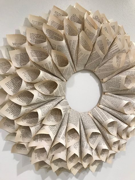 How to make a book page wreath - a little kooky Paper Wreath Diy, Diy Old Books, Book Wreath, Sheet Music Crafts, Wisteria Flowers, Book Page Wreath, Penanda Buku, Book Page Crafts, Paper Wreath