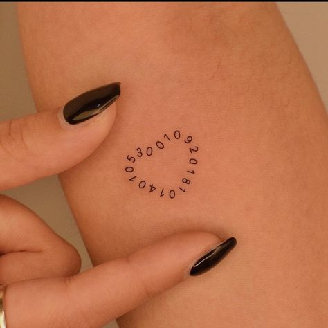 Mini Tats For Moms, Simple Mom Tattoos, Minimalist Mom Tattoo, Small Hip Tattoos Women, Tattoo House, Tiny Heart Tattoos, Cute Simple Tattoos, Small Heart Tattoos, Family Tattoo Designs