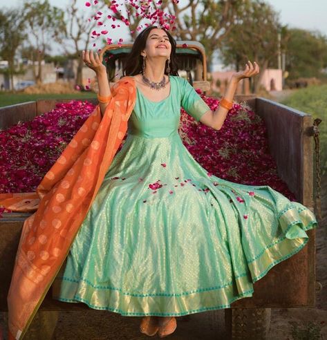 A surreal turquoise and orange Banarasi Anarkali !! #suit #designer #bridal #bride #Indian #wedding #indianwedding Indian Dresses Anarkali, Silk Lehengas, Mehendi Outfit, Voice Changer, Text To Speech, Indian Photoshoot, Indian Gowns Dresses, Indian Gowns, Photoshoot Dress