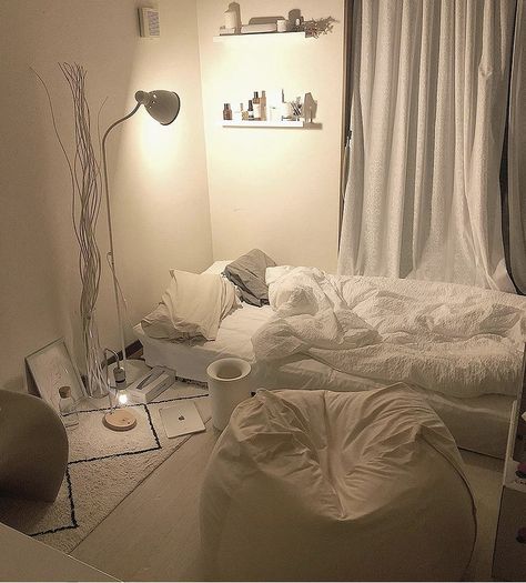 Aesthetic Mini Room Ideas, Mini Room Ideas Aesthetic, Cute Futon Ideas Bedrooms, Mini Room Makeover, Room With Twin Bed Ideas Aesthetic, Futon Bed Aesthetic, Mini Room Aesthetic, Mini Bedroom Aesthetic, Futon Bedroom Aesthetic