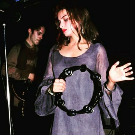 Shoegaze Outfits, Mazzy Star Aesthetic, Hope Sandoval, Mazzy Star, Dream Pop, Women In Music, I'm With The Band, Star Girl, Style Icons