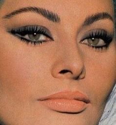 1960 Makeup, 60s Inspired Makeup, Sixties Makeup, Italian Makeup, 1950s Makeup, 1960s Makeup, Disco Makeup, Makeup Collage, Eyeliner Shapes