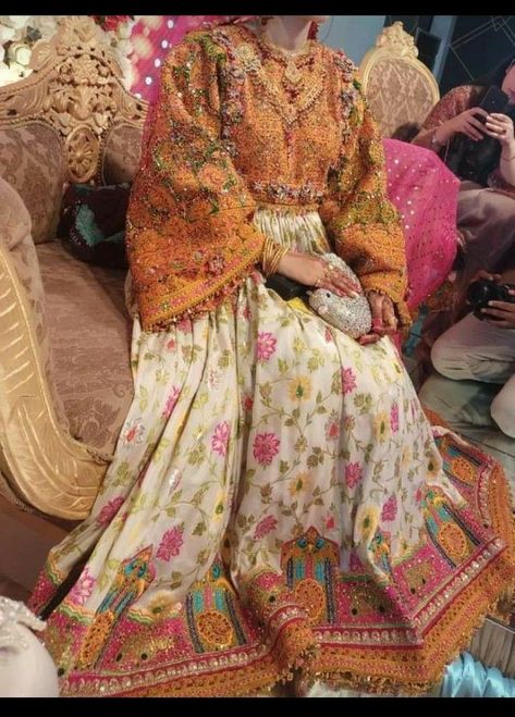 Afghan Bridal Dress, Pashto Dress, Pashtun Culture, Sindhi Dress, Afghanistan Culture, Freshers Party, Afghani Dresses, Afghani Dress, Afghani Clothes