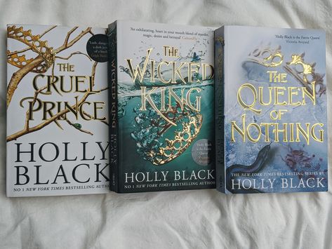 The Queen of Nothing ~ Folk of the Air Trilogy by Holly Black - Review | Pens & Pages Folk Of The Air, Queen Of Nothing, Fantasy Books To Read, Top Books To Read, Holly Black, Wattpad Books, Book Suggestions, Top Books, Book Dragon