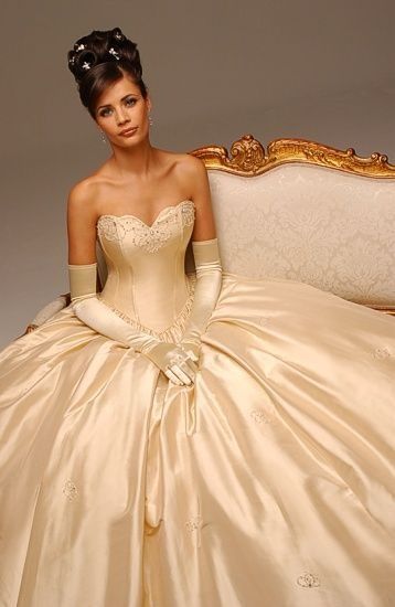 Wedding Dress Taffeta Ball Gowns, Pretty Wedding Dresses, Fashion Gowns, Designer Bridal Gowns, Dream Wedding Ideas Dresses, Glamour Dress, Luxury Wedding Dress, Gorgeous Wedding Dress, Wedding Dress Couture