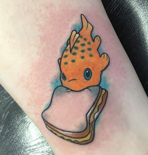 Pudge The Fish Tattoo Outline, Small Dory Tattoo, Dorey The Fish Tattoo, Pixar Movie Tattoos, 90s Disney Tattoos, Pudge The Fish Tattoo, Finding Nemo Matching Tattoos, Disney Movie Tattoos, Mini Disney Tattoos