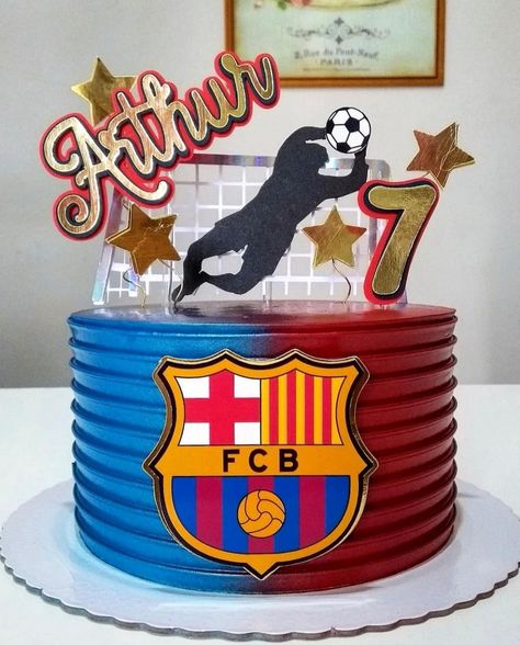 Barcelona Cake Ideas, Bolo Do Barcelona, Barcelona Cake, Soccer Birthday Cakes, Senior Class Shirts, Football Birthday Cake, Teen Cakes, Soccer Cake, Travel Cake