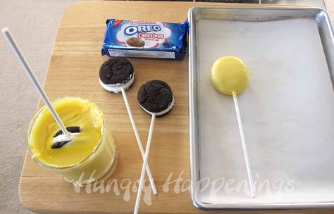 I’ve always loved the simplicity of a smiley face; they, well, make me smile. My goal today is to make you smile!    Many of my edible craft recipes, admittedly, do require quite a bit of work. Well, not this one. Are you smiling yet?   Grab a package of Oreo Cakesters, some lollipop or … Simple Smiley Face, Oreo Cakesters, Dude Birthday Party, Birthday Smiley, Simple Treats, Dude Food, Baby First Birthday Themes, Boys First Birthday Party Ideas, Boys 1st Birthday Party Ideas