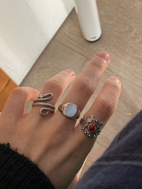 Gay Rings Aesthetic, Scary Photography, Rings Aesthetic, Grunge Jewelry, Edgy Accessories, Dope Jewelry, Diy Crafts Jewelry, Hand Jewelry, Jewelry Inspo