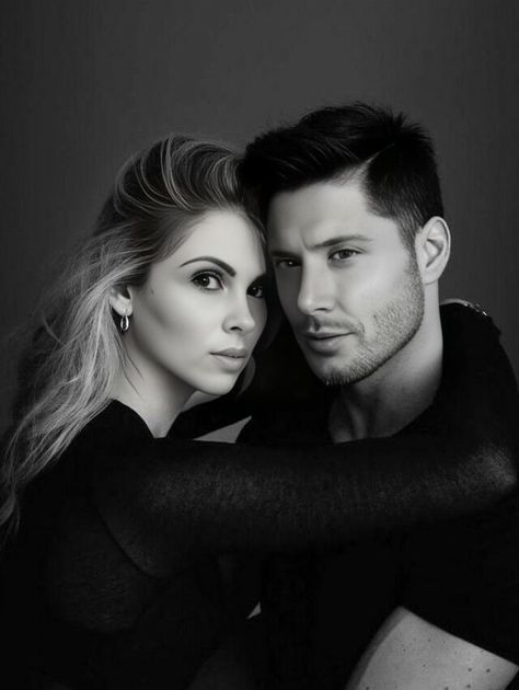 Fashion Editorial Couple, Studio Photoshoot Ideas, Beautiful Eyes Images, Black And White Couples, Studio Photography Poses, Engagement Pictures Poses, Anniversary Photoshoot, Wedding Studio, Studio Photoshoot