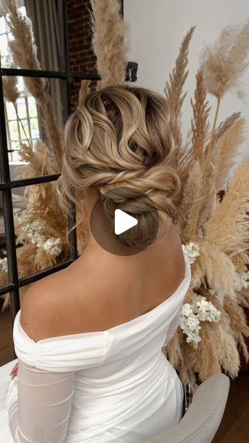 Julia Fratichelli Hair Education on Instagram: "Check out this gorgeous textured low bun from today’s bridal hairstyle tutorial! 😍 It’s elegant and easy to achieve, perfect for any bride who wants a chic, polished look.   I’ll walk you through the steps to get this stunning texture and how to make sure it stays put all day. Save this post for your next styling session and let me know if you like this style! 💕✨  #juliafratichelli #juliafratichellibridalhairstylist #bridalhairstyle #bridallook #bridalhair #stepbystephair #stepbystephairstyle #hairideas #hair #frisur #frisuren #kreativitat #brautfrisuren #hairstylist #haireducator #haireducation" How To Make The Perfect Low Bun, Low Bun Wedding Hair With Headpiece, Wedding Hair Thick Hair, Low Bun With Volume, Bridal Low Bun With Veil, Elegant Low Bun Tutorial, Low Bun Wedding Hair Tutorial, Bridal Hair Updo Elegant, Messy Bun Hairstyles For Wedding