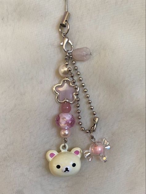 Charm Keychain Ideas, Beaded Keychain Ideas, Kawaii Korilakkuma, Keychains Beads, Cute Phone Charms, Cute Pink Aesthetic, Aesthetic Keychain, White Keychain, Pink Skincare