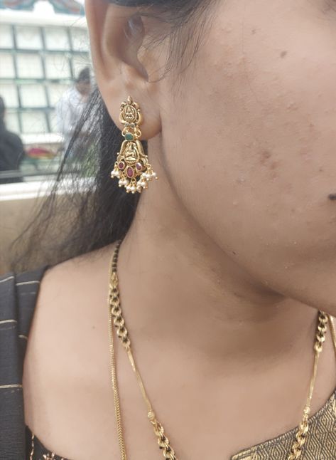 Thadu Designs Gold, Black Beads Ear Rings Gold, Ear Rings Gold, Papidi Billa, Gold Earrings For Kids, Gold Bracelet Simple, Gold Bangles For Women, Black Beads Mangalsutra Design, Gold Earrings Models