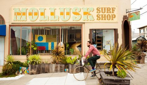 Surf Shop Design, Surf Cafe, Deco Surf, Coffee House Design, Surfing Art, Shop Exterior, Mollusk Surf, Surf Coffee, Interior Shop