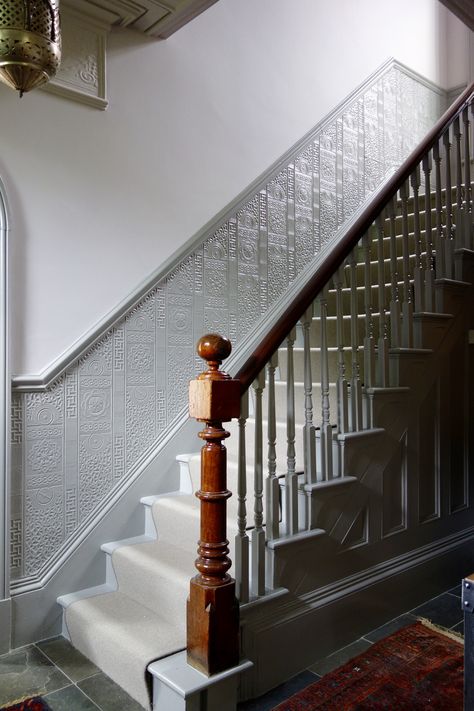 Wevet on woodwork, Peignoir up to dado, Wevet on dado, Enigma wallpaper and Great White on ceiling Dado Rail Hallway, Lambriseringen Gang, Edwardian Hallway, Victorian Hallway, Painted Staircases, Hallway Colours, Mad About The House, Hallway Inspiration, Dado Rail