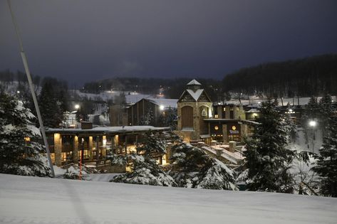 The Pennsylvania Resort Where You Can Go Skiing, Snow Tubing, And Swimming This Winter Pennsylvania Mountains, Indoor Mini Golf, Milkshake Bar, Nashville Shopping, Sledding Hill, Best Milkshakes, Seven Springs, Skiing Lessons, England Trip