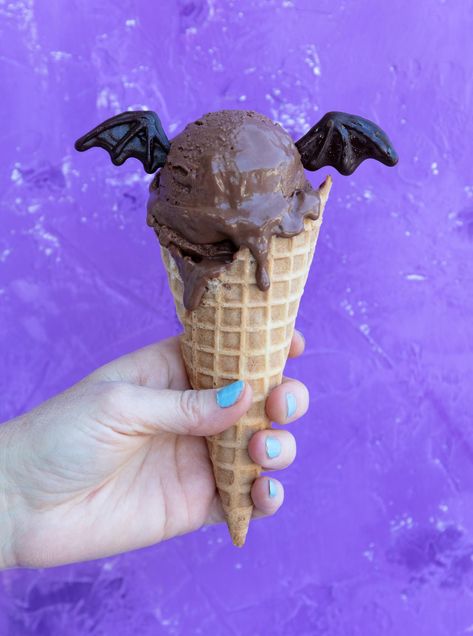 Fall Ice Cream Shop Ideas, Halloween Ice Cream Ideas, Ice Cream Halloween, Vegan Chocolate Ice Cream, Chocolate Brownie Ice Cream, Halloween Brownie, Vegan Chocolate Brownies, Halloween Ice Cream, Recetas Halloween