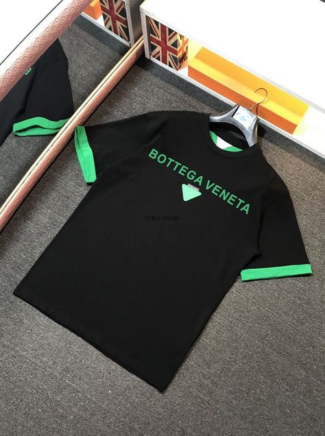 Bottega Veneta Men, Basket Vintage, Tshirt Design Men, Gucci Fashion, Ladies Tops, Tops Fashion, Mens Sweatshirts Hoodie, T Shirt Men, Apparel Design