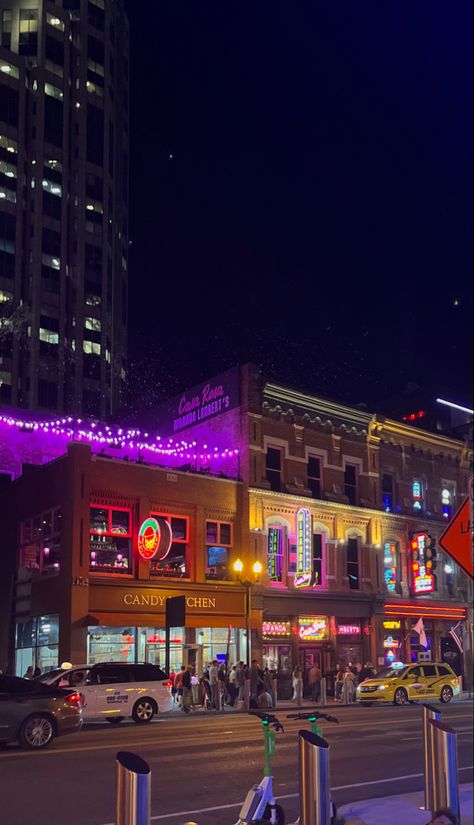 Nashville Instagram Story, Broadway Nashville Aesthetic, Nashville Broadway Aesthetic, Nashville Instagram Pictures, Nashville Selfie, City Nighttime, City Cowgirl, Nashville Aesthetic, Nashville Broadway