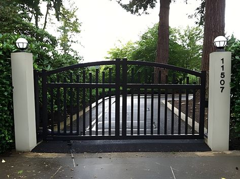 Modern Fence Entrance Gate Heavy Duty Metal Driveway Gate Made in Canada Model 081E - Etsy Canada Contemporary Gates, Simply Draw, Metal Driveway Gates, Backyard Gates, Pool Gate, Driveway Ideas, Fence Gate Design, Outdoor Fencing, Gate Designs