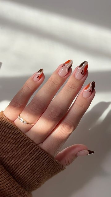 Orange Brown Nails, Almond Nails Fall, Swirl Nail Designs, Natrual Nails, Nail Inspo Nail Art, Brown Nail Art, Cruise Nails, Swirl Nails, Orange Nail Designs