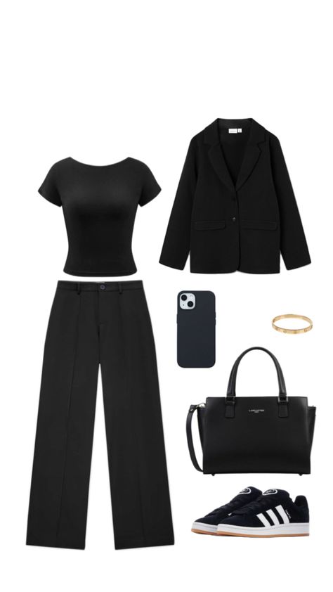 Outfit avec top, pantalon tailleur, blazer, sac cuir, campus noir et bracelet cartier. Outfit Pantalon Noir, Outfit Full Black, Outfit Pantalon, Bracelet Cartier, Cartier, Ootd, Blazer, Bracelet, Black