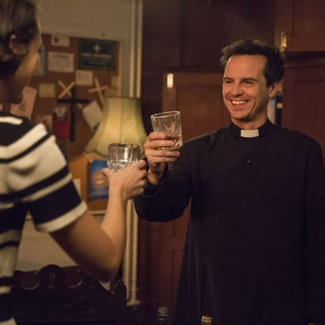 Fleabag The Priest, The Priest Fleabag, Fleabag And Priest, Andrew Scott Fleabag, Hot Priest Fleabag, Fleabag Priest, Priest Fleabag, Jim Moriarty, Rob Lowe