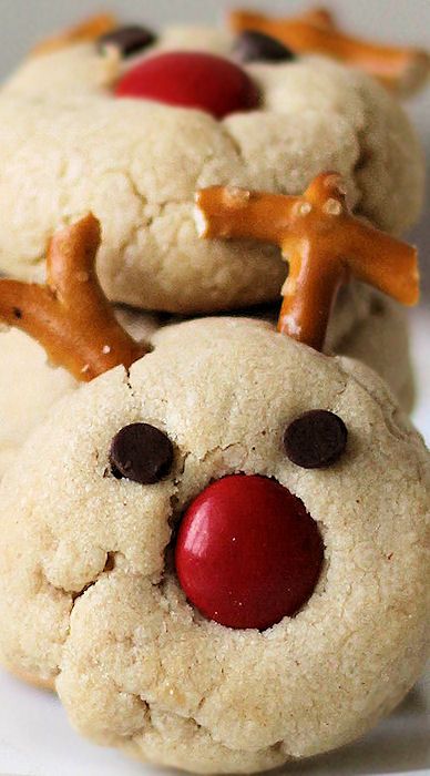 Peanut Butter Reindeer Cookies, Reindeer Cookies, Easy Christmas Cookie Recipes, Chewy Peanut Butter Cookies, Christmas Baking Recipes, Christmas Cookies Easy, Best Christmas Cookies, Holiday Cookie Recipes, Easy Peanut Butter