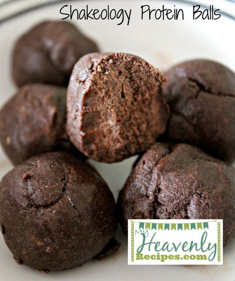 Shakeology Chocolate Protein Balls (via http://MyHeavenlyRecipes.com) - These protein balls (energy balls / energy bites) are made with Shakeology Chocolate and are absolutely a pure joy to munch on knowing they aren't filled with junk. I bet your kiddos even enjoy one or two! #shakeology #proteinballs #proteinbites #energybites #energyballs Shakeology Desserts, Chocolate Shakeology Recipes, Chocolate Protein Balls, Chocolate Shakeology, Protein Balls Recipes, Beachbody Recipes, 21 Day Fix Meals, Protein Bites, Protein Balls