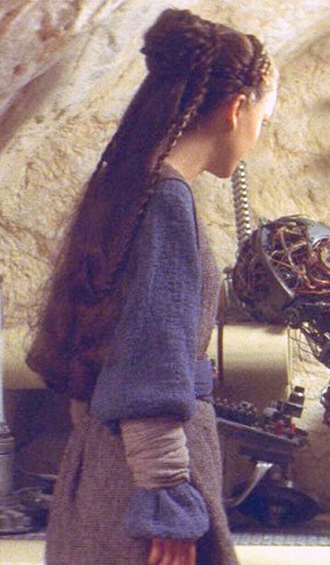 Star Wars Aesthetic Padme, Padawan Braid Girl, Padme's Hairstyles, Star Wars Girl Hairstyles, Star Wars Inspired Hair Styles, Padme Tatooine Outfit, Star Wars Inspired Hairstyles, Padme Inspired Hair, Padme Phantom Menace