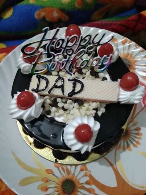 Happy Birthday Papa Cake, Happy Birthday Dad Cake, Chocolate Cupcakes Decoration, Cake Snap, Sewing Cake, Happy Birthday Chocolate Cake, Cake Story, Dad Birthday Cakes, Eating Food Funny