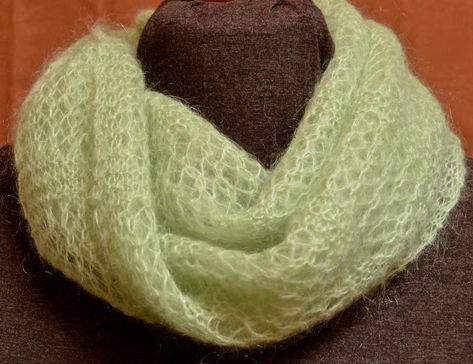 Knitting Novice: Cast-on loosely and don't knit tight - knitting lace with fingering weight mohair yarn Lacy Scarf, Knitting Lace, Mohair Scarf, Knitting Patterns Free Scarf, Cowl Knitting Pattern, Mohair Yarn, Cowl Pattern, Scarf Knitting Patterns, Knitting Tutorial