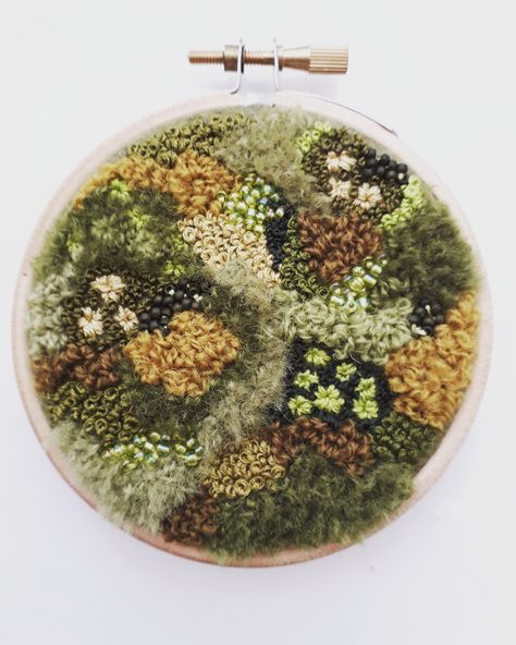 Moss Embroidery, Moss Rug, Garden Embroidery, New Template, Abstract Embroidery, Textiles Artwork, Textiles Projects, Creative Textiles, Hand Embroidery Projects