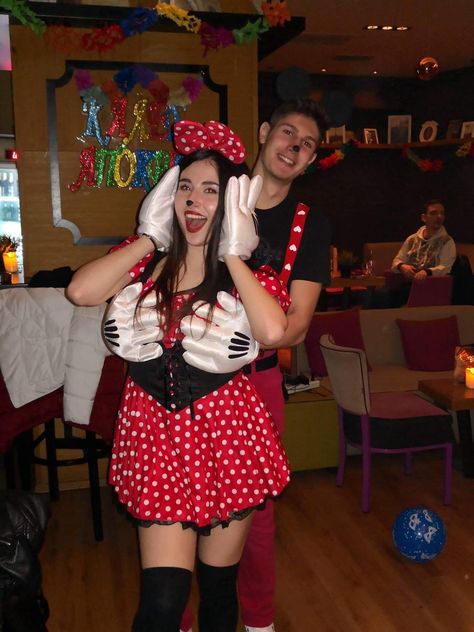 Halloween Costume Ideas for Couples! #costume #couple #ideas #halloween #halloweenparty #mickeymouse #minniemouse #couplegoals Mini And Mickey Couple Costume, Minnie And Mickey Costumes, Couple Ideas Halloween, Mickey And Minnie Costume, Costume Couple Ideas, Disney Couple Costumes, Mickey Costume, Minnie Costume, Costume Couple