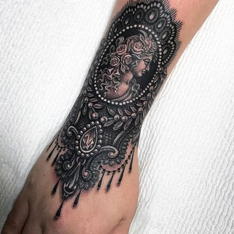 Cameo Tattoo, Ryan Ashley Malarkey, Victorian Tattoo, Ryan Ashley, Tattoo Trend, Tattoo Zeichnungen, London Tattoo, Female Tattoo Artists, Gothic Tattoo