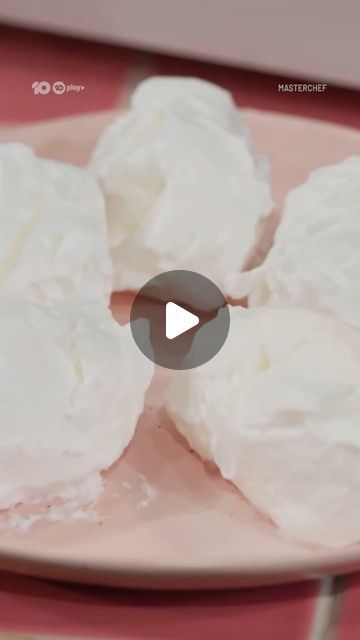 MasterChef Australia on Instagram: "This microwave meringue trick is POH-fection! 🤩 

#MasterChefAU Watch on @channel10au and @10playau" Microwave Meringue Recipes, Microwave Pavlova, Micro Meringue, Microwave Meringue, Tictoc Recipes, Sherbet Recipes, Masterchef Australia, Meringue Recipe, Microwave Cooking