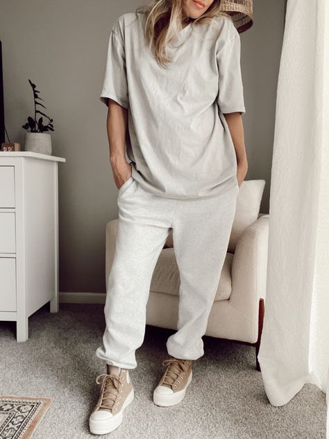 Maternity outfit inspo | sweatpants outfit Maternity Outfits Sweatpants, Khaki Converse, Fashion Sweatpants, Fall Maternity Outfits, Pregnancy Outfit, Platform Chucks, Converse Womens, Sneakers Platform, Sweatpants Style