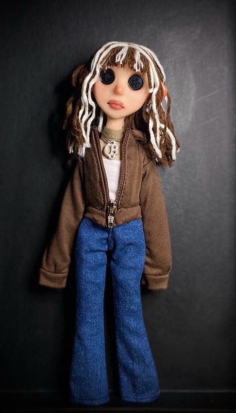 Trama Core Art, How To Make A Custom Coraline Doll, Making My Own Coraline Doll, Coraline Doll Making, Custom Coraline Doll Clay, Coraline Dolls Custom, Coraline Doll Diy Clay, Make Your Own Coraline Doll, Diy Coraline Doll Tutorials