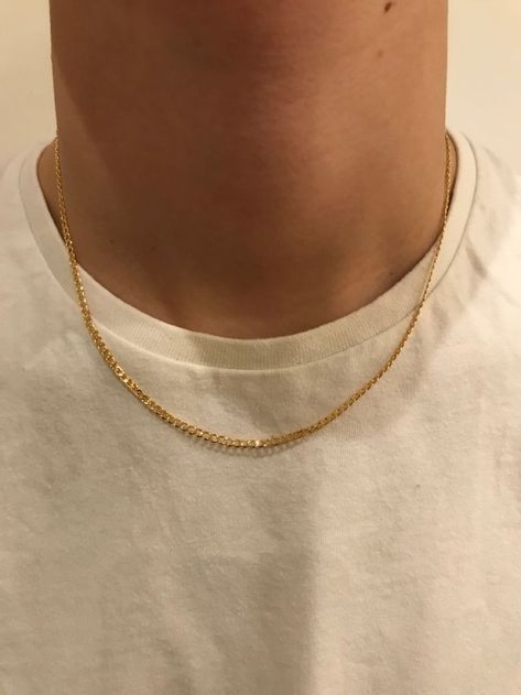 Guys Necklaces Gold, Chain Necklace For Men Gold, Men Wearing Gold Chains, Chains Necklace For Men, Mens Gold Necklaces, Male Necklace Gold, Mens Chain Outfit, Men Wearing Chains, Men Gold Chain Outfit